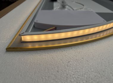 LED Badkamerspiegel - halfrond links - mat gouden rand - Jill