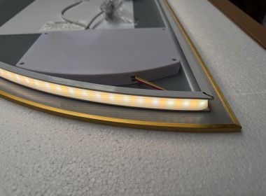 LED Badkamerspiegel - halfrond rechts - mat gouden rand - Jill
