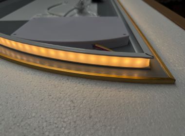 LED Badkamerspiegel - halfrond rechts - mat gouden rand - Jill