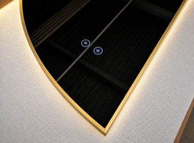 LED Badkamerspiegel - halfrond links - mat gouden rand - Jill