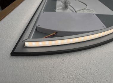 LED Badkamerspiegel - halfrond links - mat zwarte rand - Jill