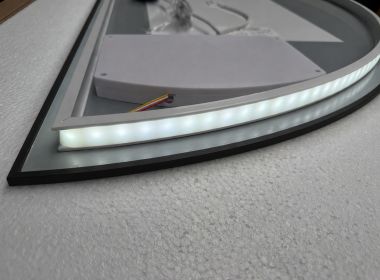 LED Badkamerspiegel - halfrond links - mat zwarte rand - Jill